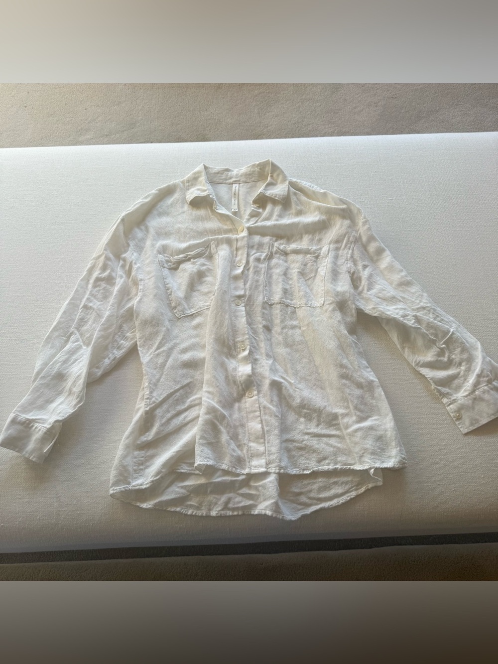 Aritzia Babaton white linen button down top size small